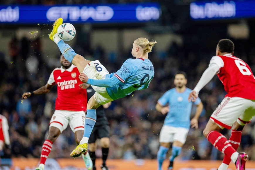 Arsenal đang là đội bóng có khả năng sẽ giành chức vô địch Ngoại Hạng Anh ở mùa giải năm nay.